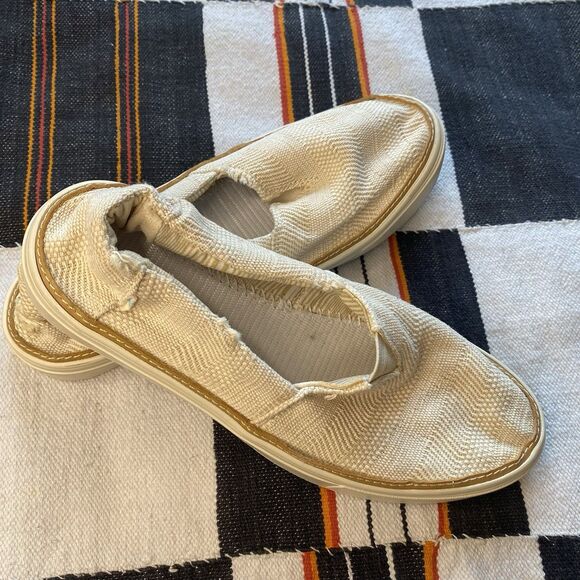 Toms Parker Slip On Boat Shoe Sneakers. Natural Color. Distressed. Size 7.5. - Picture 14 of 14